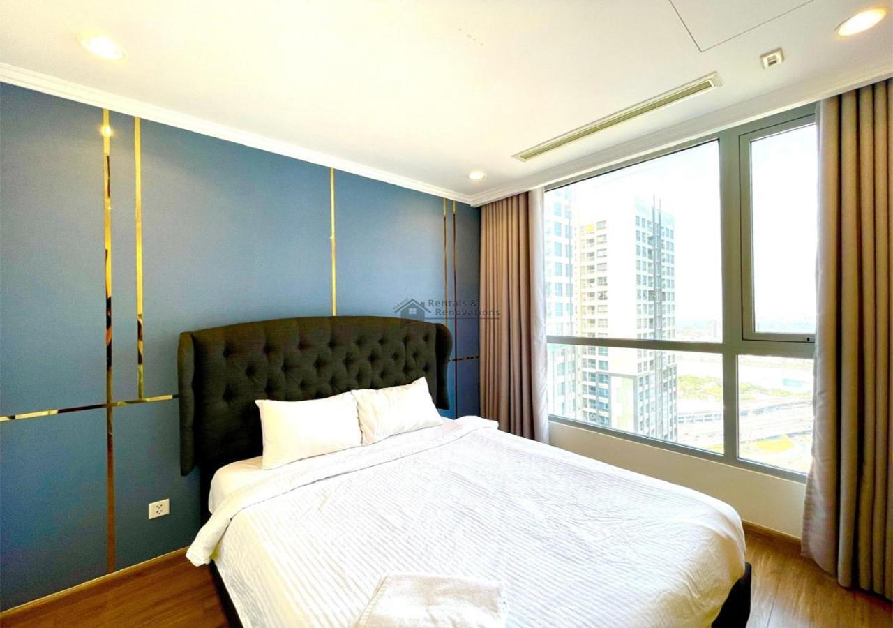The Vinhomes Park - The Buildings Surrounding Landmark 81 *