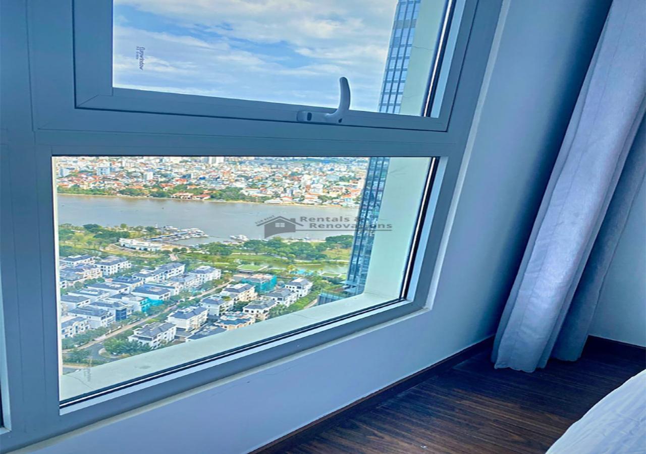 The Vinhomes Park - The Buildings Surrounding Landmark 81 Apartment *