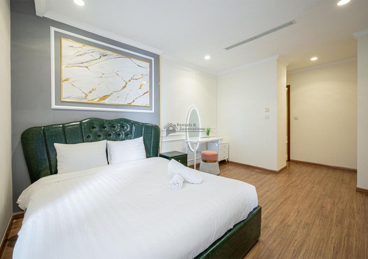 The Vinhomes Park - The Buildings Surrounding Landmark 81 Apartment Ho Chi Minh City