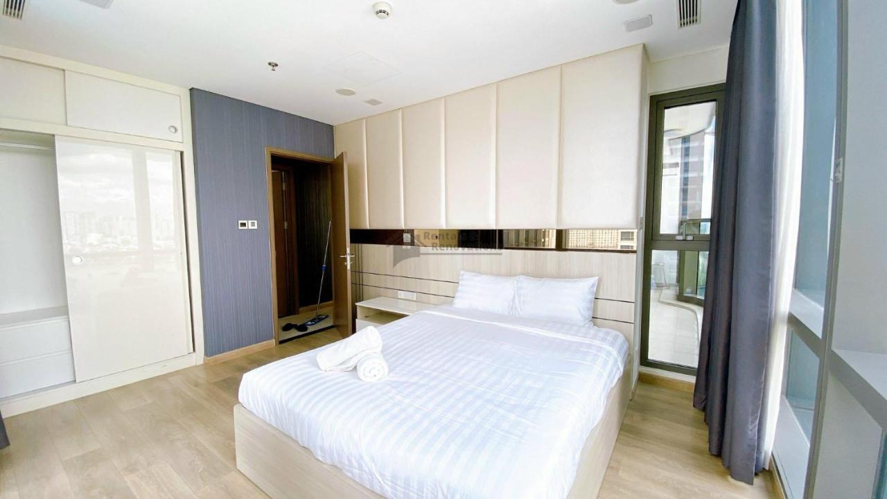 The Vinhomes Park - The Buildings Surrounding Landmark 81 Căn hộ TP. Hồ Chí Minh