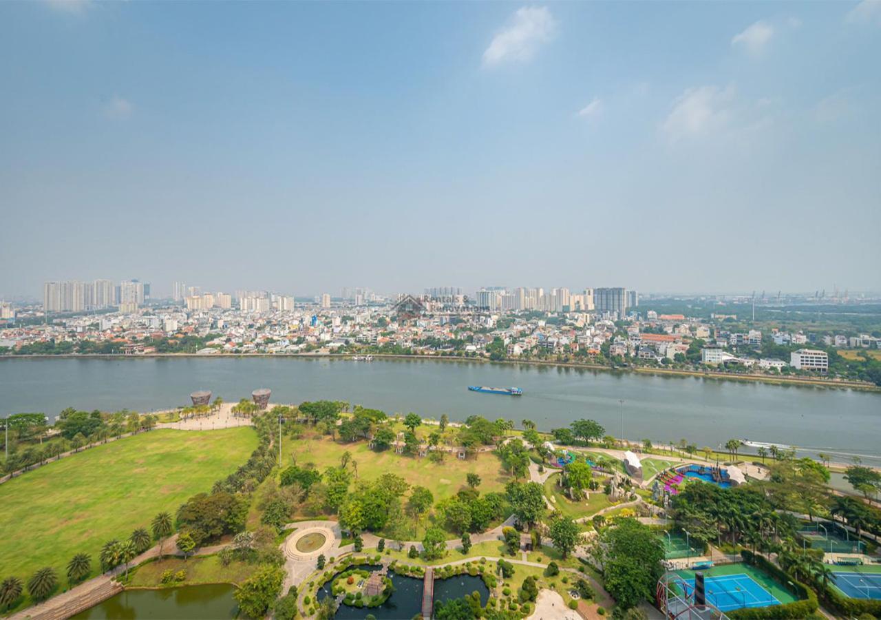 The Vinhomes Park - The Buildings Surrounding Landmark 81